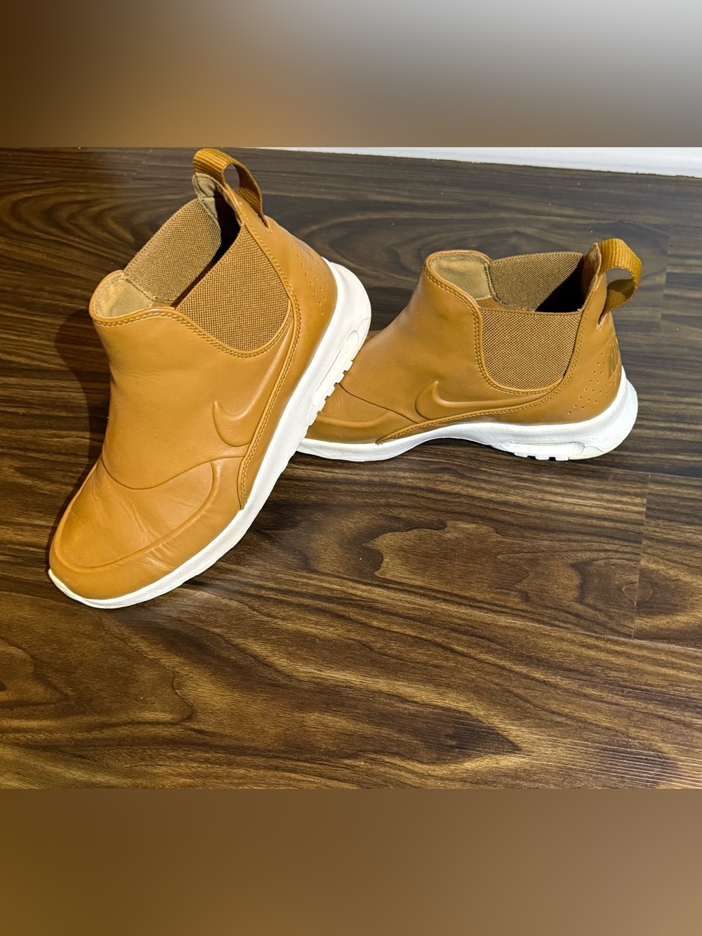 Nike Air Max Thea Mid Women’s Tan/Brown Slip-On Sneakers with White Sole Size 8